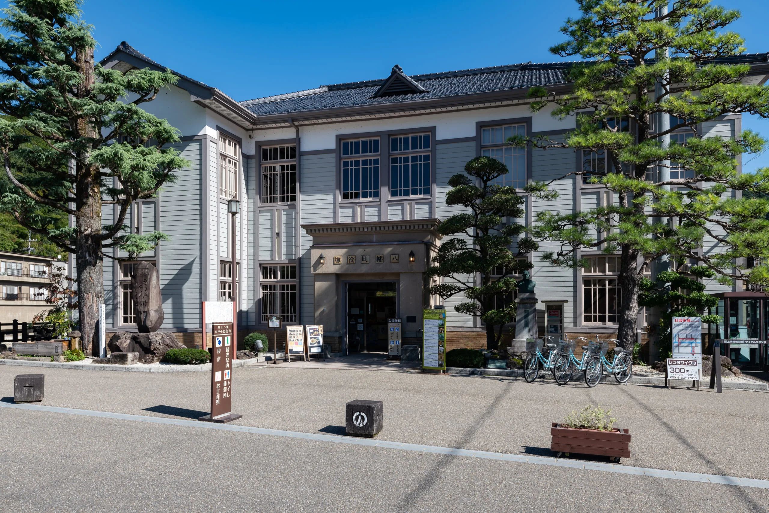 🏛️ 구조 하치만 옛 청사 기념관(군조하치만큐초샤키넨칸) 이미지 8